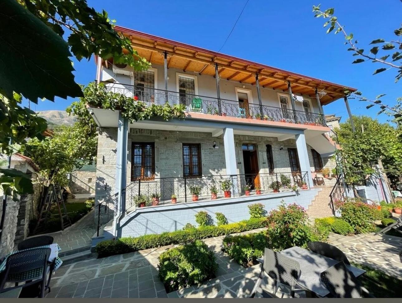Garden Guest House Permet Bagian luar foto